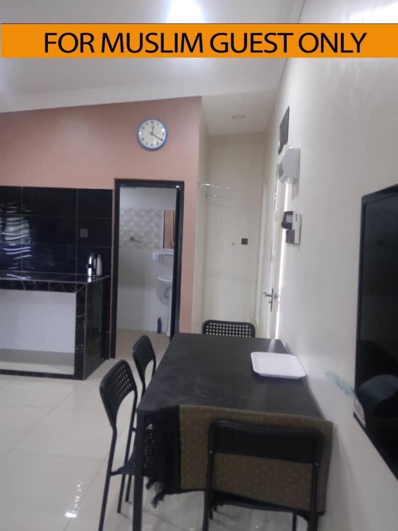 Yasmeen Studio Roomstay Kijal - Room 1 - For Two Person Islam Guest Only Exteriér fotografie